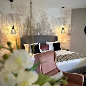 Bed & Breakfast The Palms Luxury Boutique, Dakar
